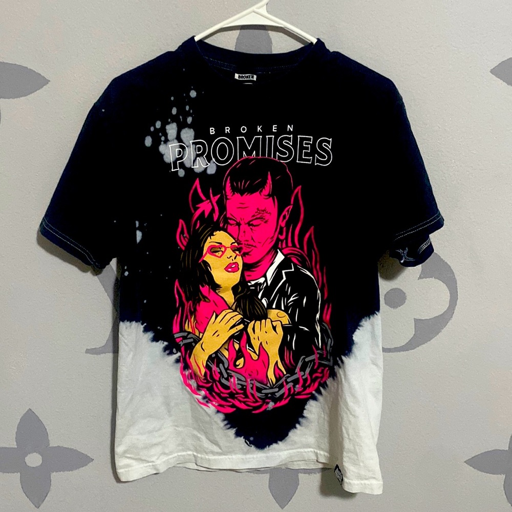 Black broken promise LOVE tee